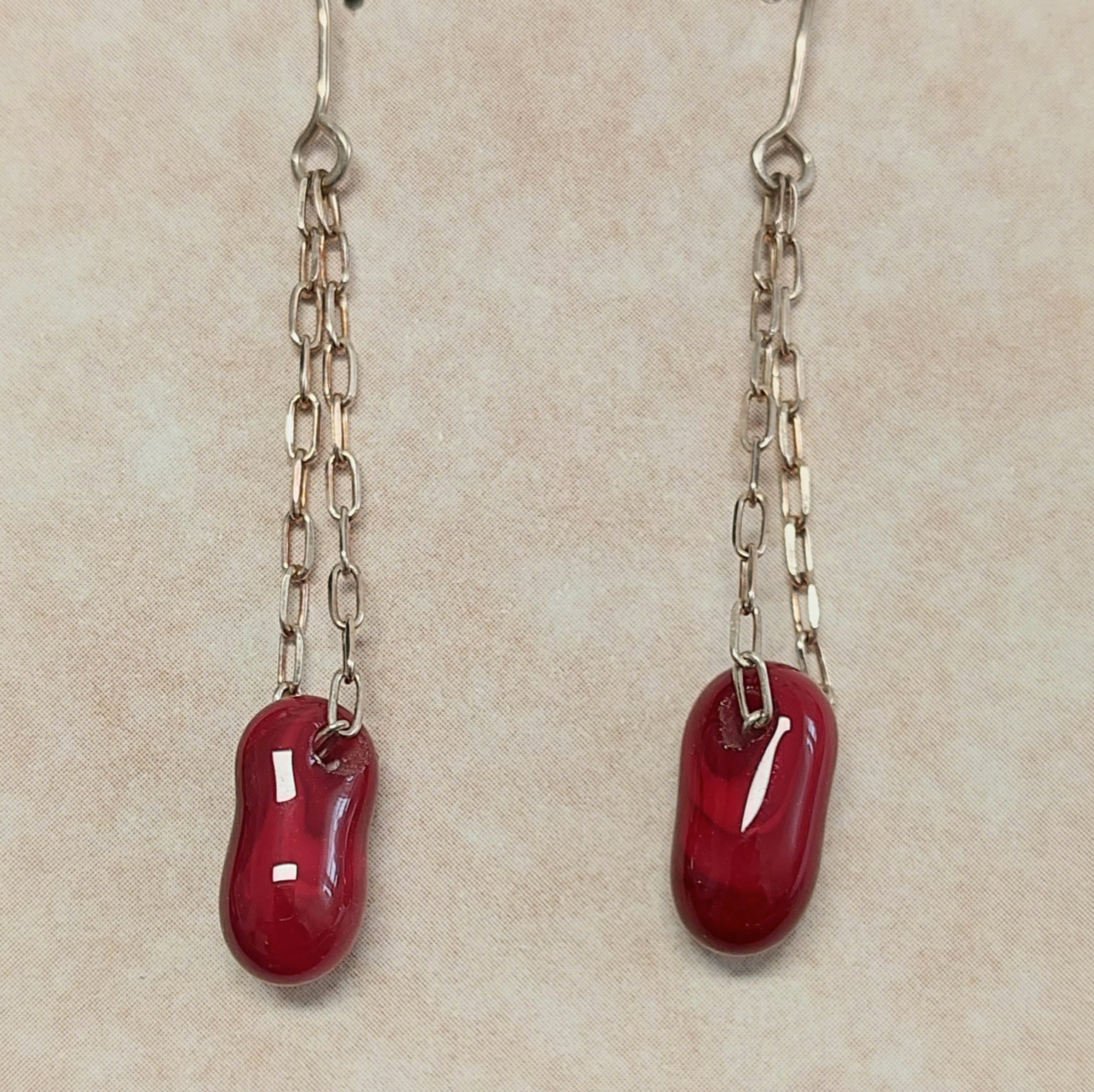 עגילים כסף עם חרוז אדום כהה