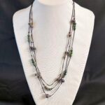 שלושה שרוכים עם ירוק