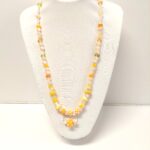 מחרוזת חרוזים צהובה