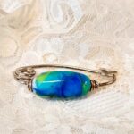 סיכה כחולה לאישה