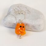 תליון חתול כתום קטן